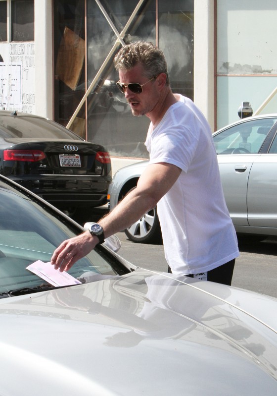 Eric Dane gets parking ticket on his Porsche