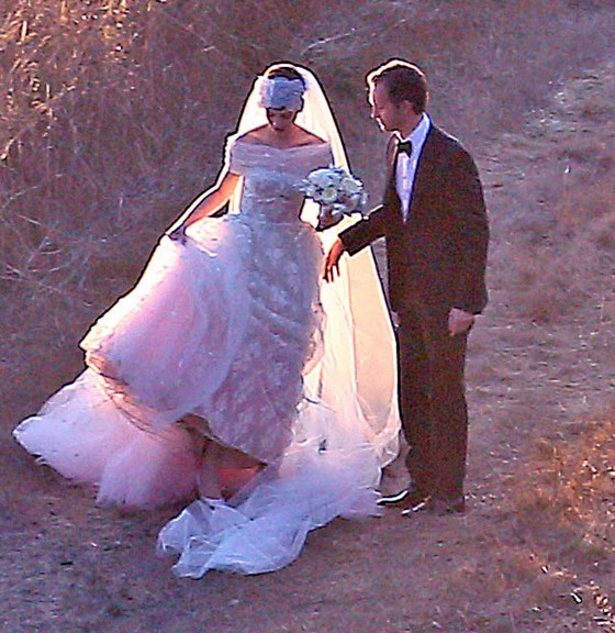 Anne Hathaway Wedding Dress Adam Shulman Wedding