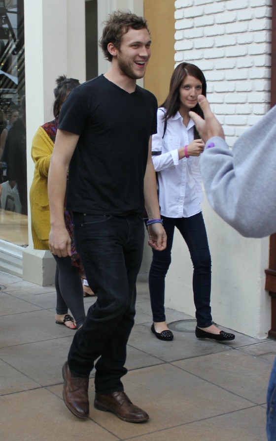 Phillip Phillips and girlfriend Hanna Blackwell