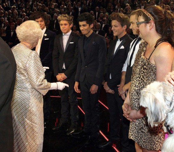 One Direction Meets Queen Elizabeth